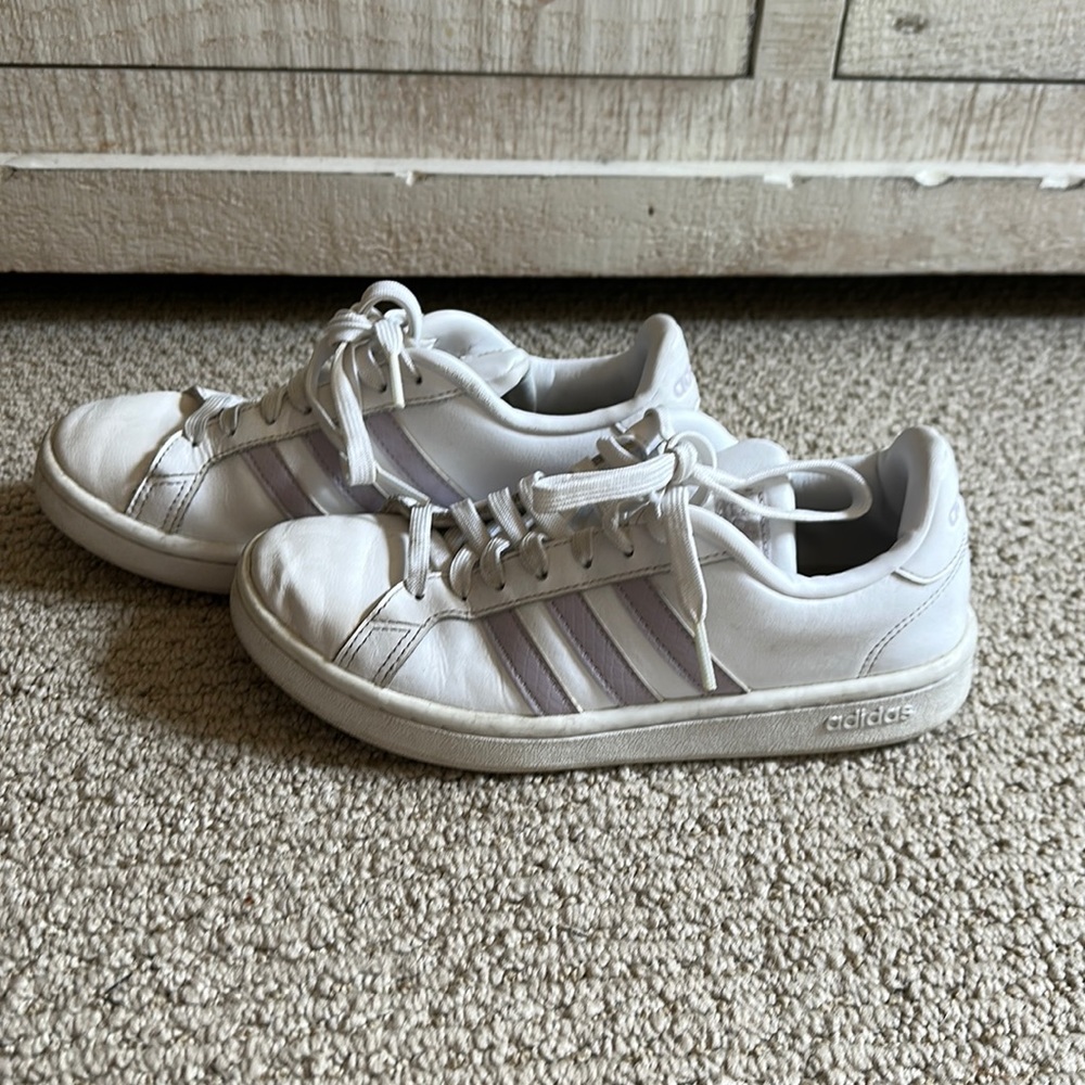 Women’s Adidas sneakers